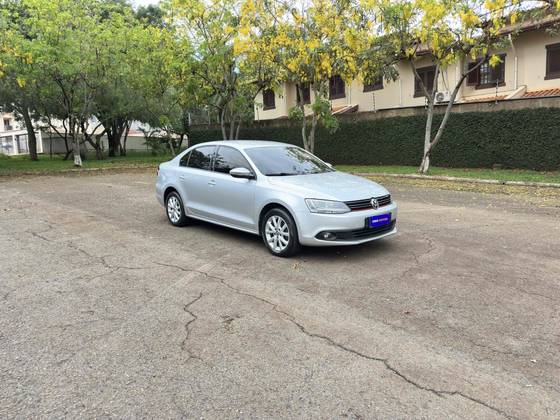 VOLKSWAGEN JETTA 2.0 COMFORTLINE FLEX 4P TIPTRONIC